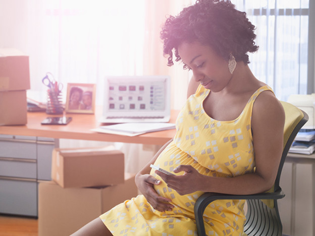 Tips to announce your pregnancy at work for moms on Maybrooks via Levo League.