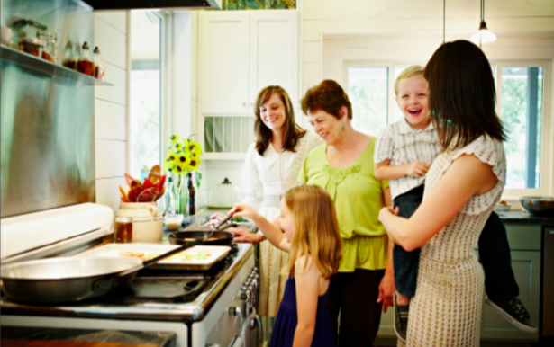 Easy 30 minute weekday summertime meal on Maybrooks, a career resource for moms.