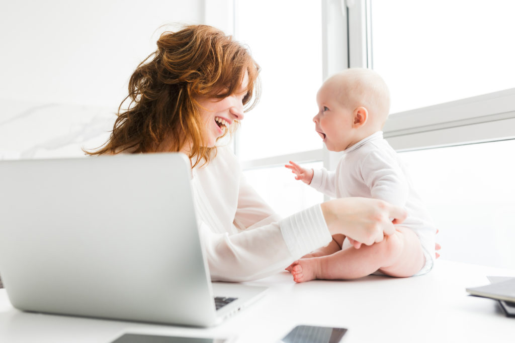 smiling woman and baby on Après, a career resource for moms