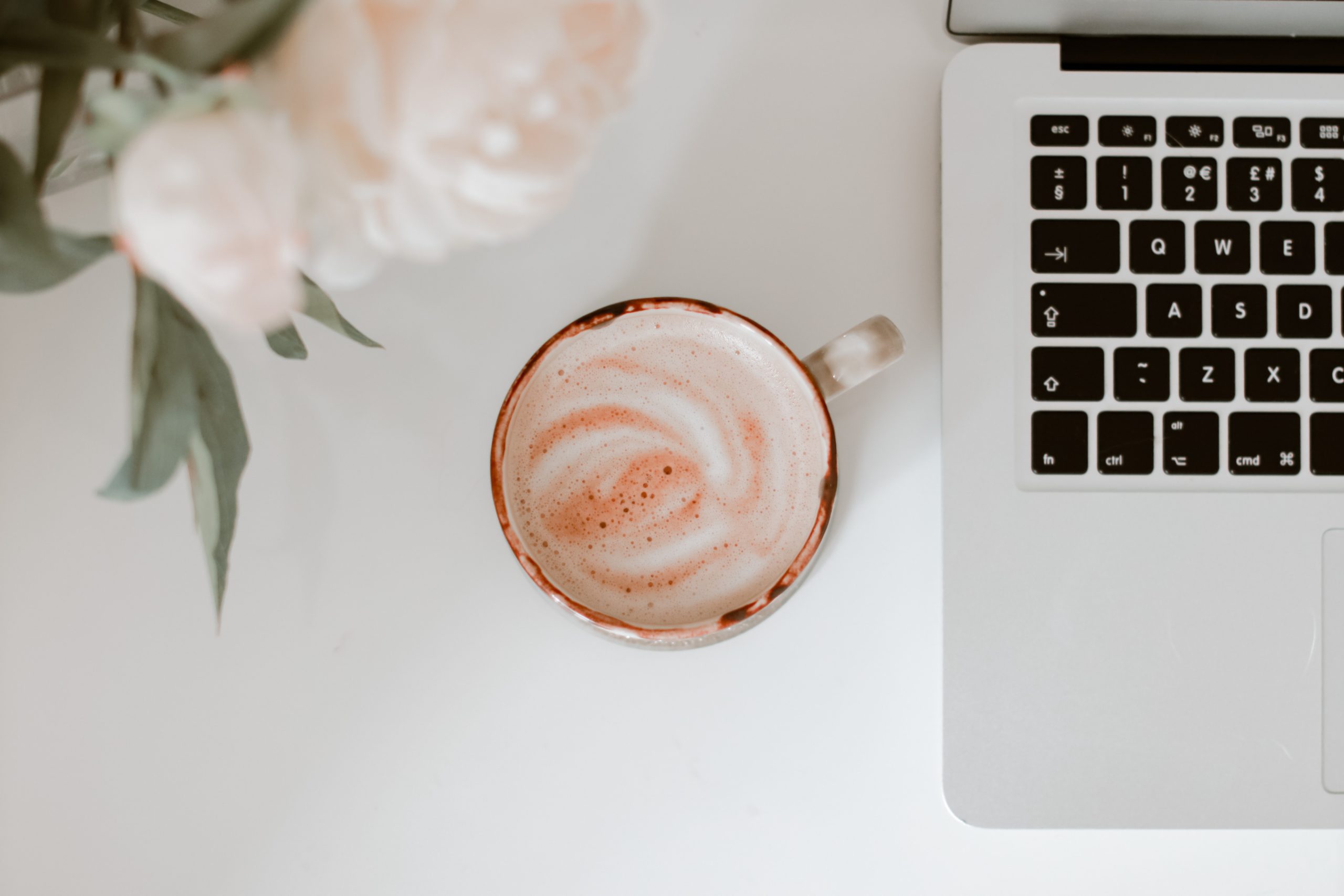 Grab a coffee and settle at your computer to refresh your job search or return to work with apres, a career resource for mothers